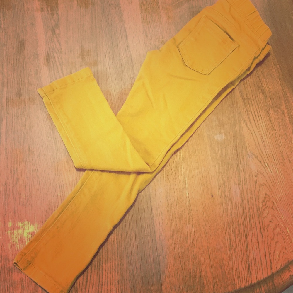 Yellow Old Navy Jeggings. 4T